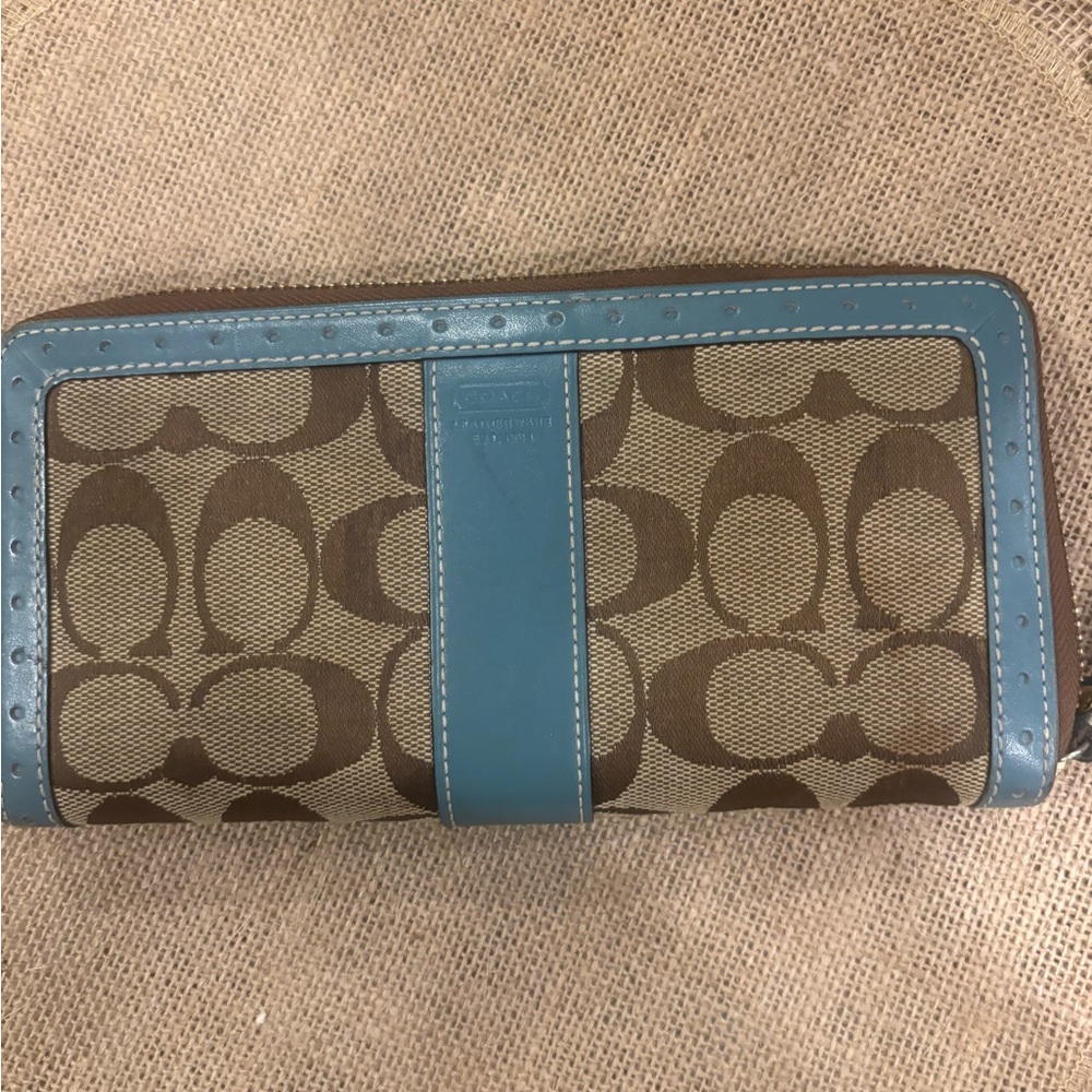 Coach Signature Stripe Accordion Zip Wallet – Blue Trim – Classic Logo
